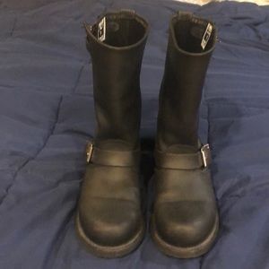 Frye Veronica short boot, black oiled leather, 7.5